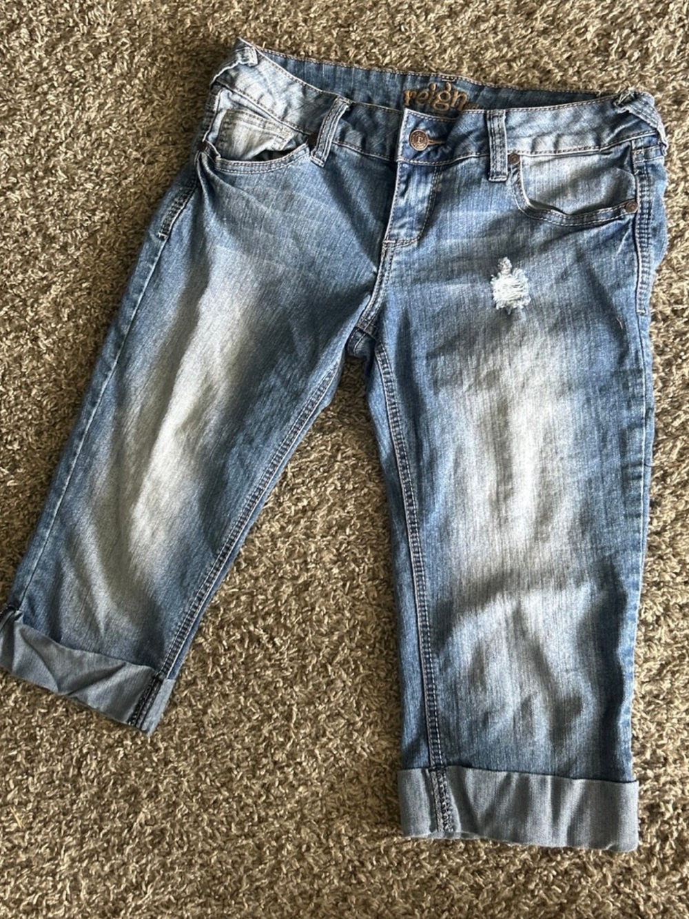 Reign Light Blue Distressed Cropped Jean Capri